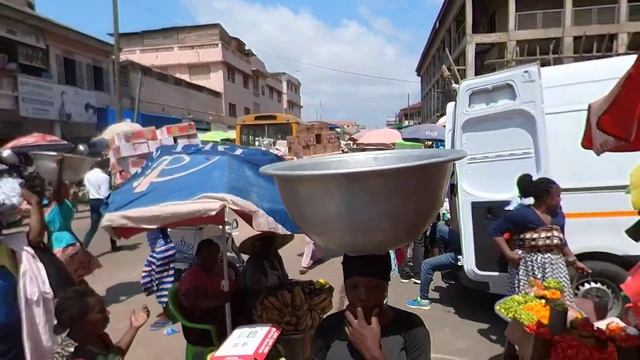 SIGHTS & SOUNDS of An African Bustling MARKET. смотреть онлайн