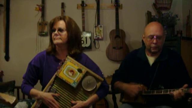 Deja Vue You - Original Song On unplugged cigar box guitar and washboard смотреть онлайн