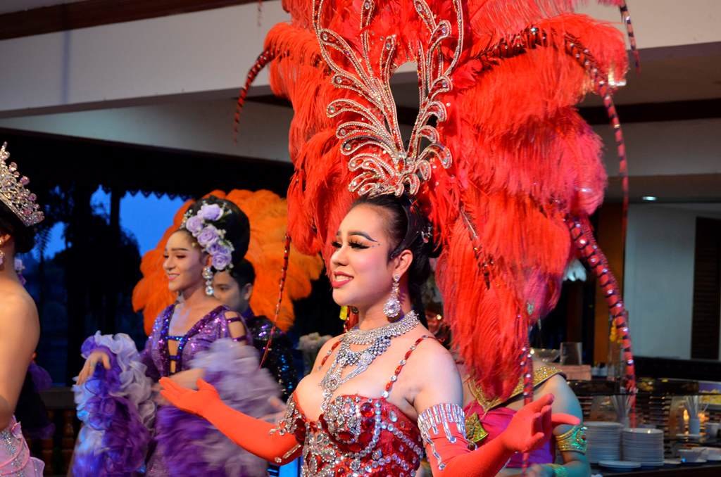 трансы- фрагмент шоу во время ужина в тропическом саду мадам Нонг Нуч