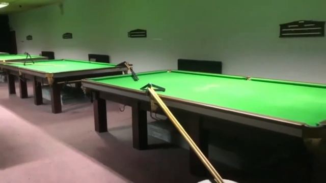 Впечатляющий трикшот в снукерном клубе смотреть онлайн