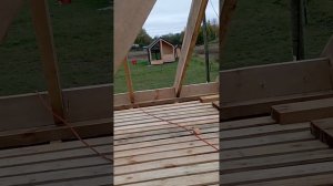 Есть ли смысл крепить стропила на уголки?