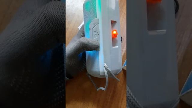 Портативная колонка блютуз с подсветкой TG143 Bluetooth speaker смотреть онлайн