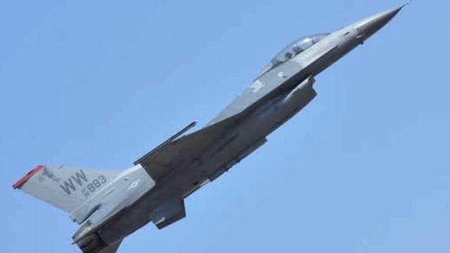 Defence Updates#165 F16 Fanboys wrote About Su30mki |Python 5 missile for LCA Tejas MK1a |Htt-40 ai смотреть онлайн
