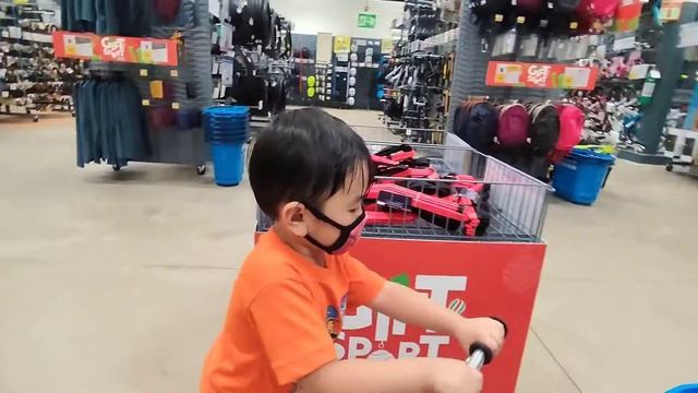 Decathlon Oxelo B1 Scooter смотреть онлайн