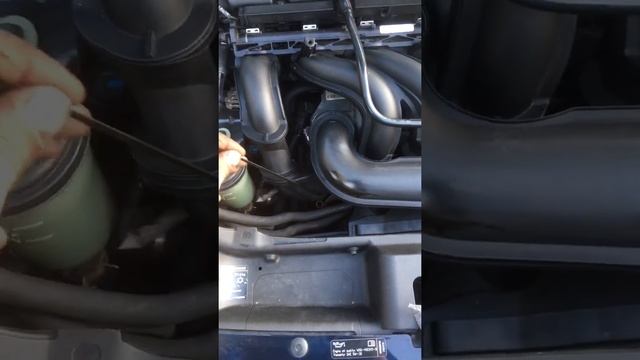 How to check your motor oil on a Volvo C30 r design смотреть онлайн