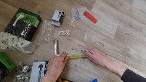 Как установить - врезать замок, дверные ручки своими руками в межкомнатную дверь.