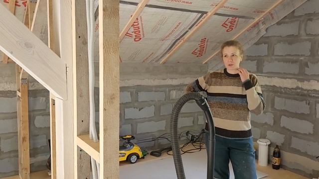 КАТЮШИНЫ ПОСАДКИ. ПЕРЕГОРОДКА ИЗ ГИПСОКАРТОНА ПО ДЕРЕВЯННОМУ КАРКАСУ (#87 СЕРИЯ) #строимдом #мансар смотреть онлайн