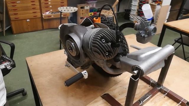 Soviet (CCCP) Engine startup Вятка ВП-150 - Silnik Wiatka odpalenie - CDI ignition смотреть онлайн