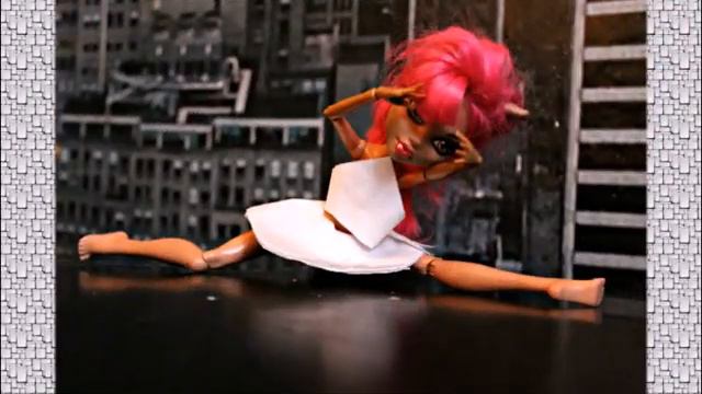 Monster High клип с красивыми фотографиями из жизни кукол смотреть онлайн