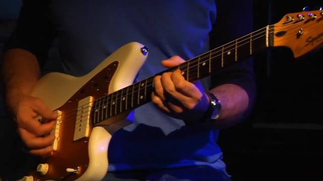 Squier J Mascis Jazzmaster Dirty Tone Demo | Fender смотреть онлайн