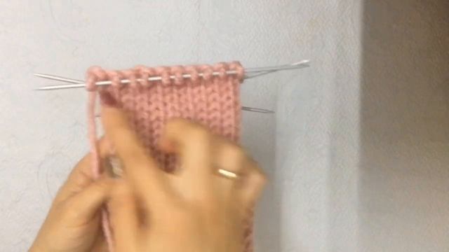 ПРОСТЫЕ СЛЕДКИ/ТАПОЧКИ СПИЦАМИ! Мастер-класс для начинающих. смотреть онлайн