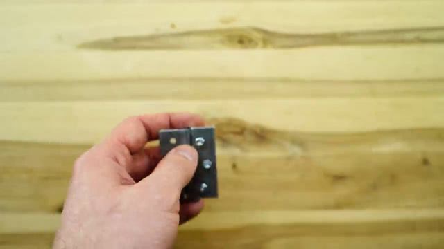 ЛУЧШАЯ точилка для ножей из мебельного колеса и петли. смотреть онлайн