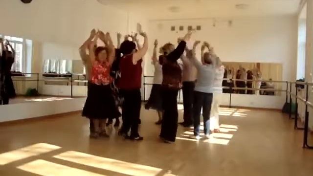 "Семь сорок"-еврейский танец (занятие в студии "Гранд Синьоры") КЦ Онежский Москва смотреть онлайн