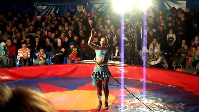 Обручи в цирке смотреть онлайн