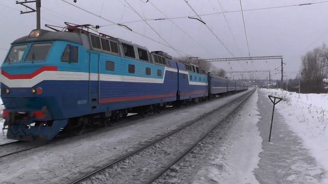 Электровоз ЧС7-016 с поездом № 096 Брест - Москва смотреть онлайн
