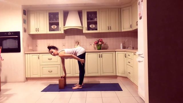 Разбор Асан. Уттанасана смотреть онлайн