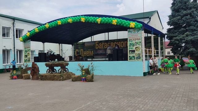 Ведущие о сути праздника Багаевского огурца смотреть онлайн