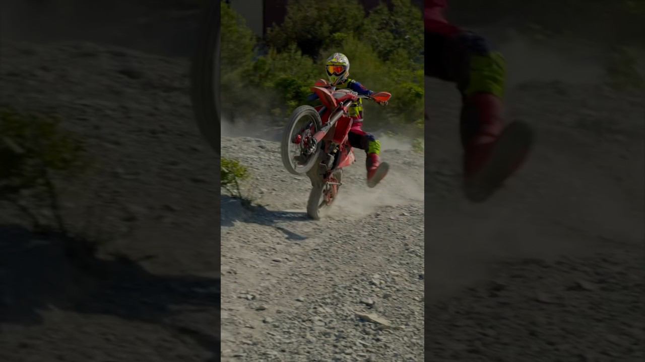 Делаем вещи на BSE T9. В кадре Виталий Столпер. #reels #bse #рекомендации #enduro #эндуро #shorts смотреть онлайн