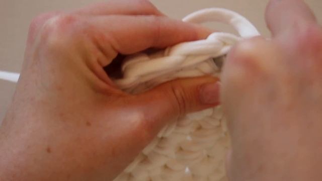 How to make a Crochet Handbag with Straps смотреть онлайн