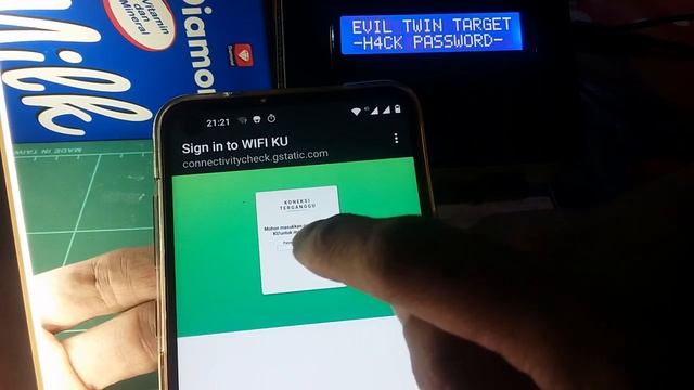Evil Twin ESP 8266 NodeMCU pakai LCD смотреть онлайн