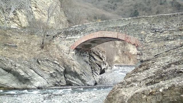 Улу Даг, Улу Кёрпю
(Гахский район, Азербайджан) смотреть онлайн