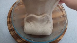 По вашим очень очень многочисленным просьбам БАТОН аля БАГЕТ НА РЖАНОЙ ЗАКВАСКЕ !