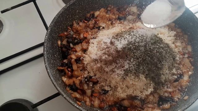 Долма с орешками и финиками без мяса смотреть онлайн