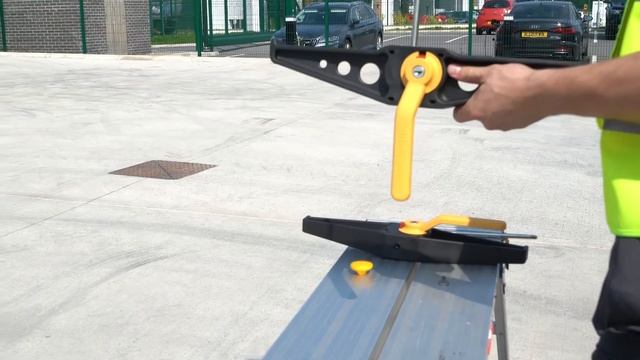 Rhino Products SafeClamp смотреть онлайн