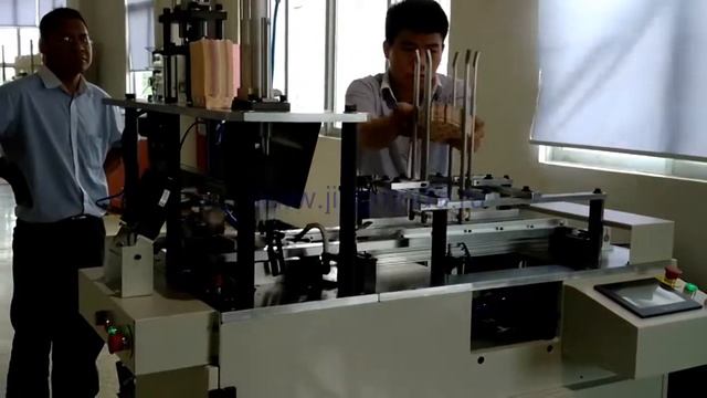 Оборудование для производства ланч боксов , лотков и коробок для пищевых продуктов JMD-H25 смотреть онлайн