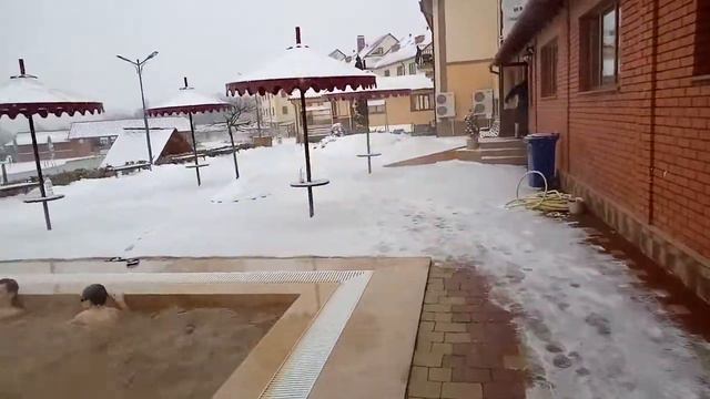 Берегово, термальные источники Жаворонок зимой смотреть онлайн