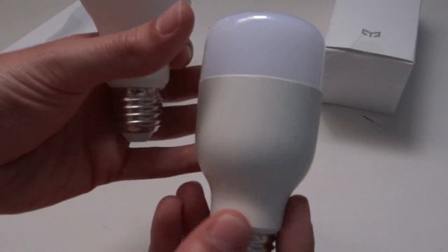 [Comparative] Xiaomi Yeelight Smart LED Bulb Vs Philips Smart LED Bulb смотреть онлайн