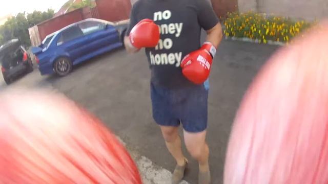 Бокс с Саньком 4 раунд смотреть онлайн