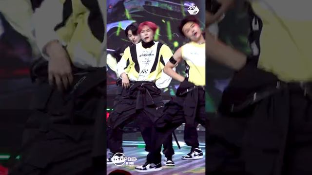 [MPD직캠] 엔하이픈 정원 직캠 4K 'Future Perfect (Pass the MIC)' (ENHYPEN JUNGWON FanCam) | @MCOUNTDOWN смотреть онлайн