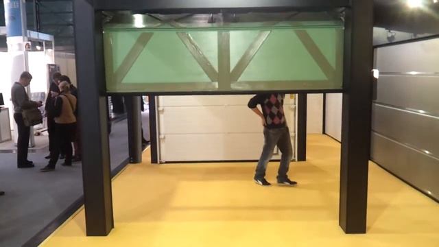 'Retro' garage door смотреть онлайн