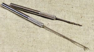 Сверло и крючок для насадки бойлов.