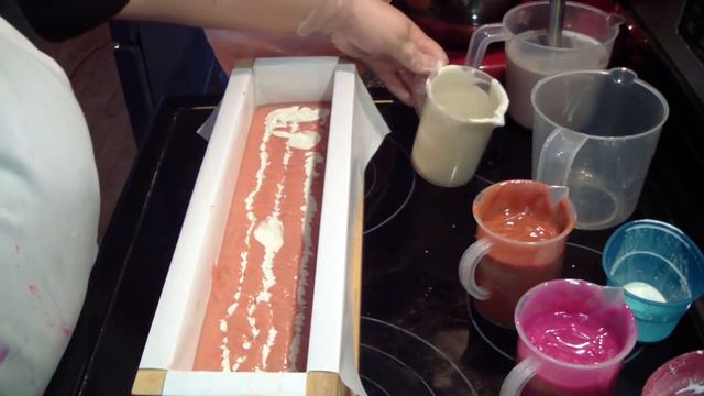 Making & Cutting Limited Edition Peach Magnolia Raspberry Soap смотреть онлайн