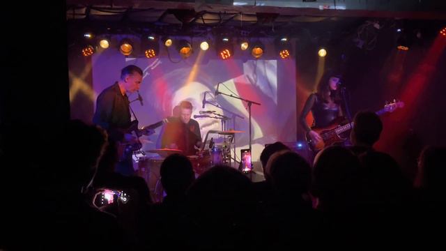 Messer Chups - Ginza Lights (The Ventures cover, live 08/11/2022) смотреть онлайн