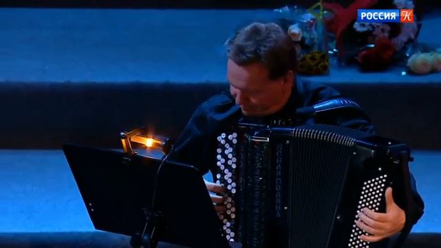 Олег Погудин "Sous le ciel de Paris" смотреть онлайн