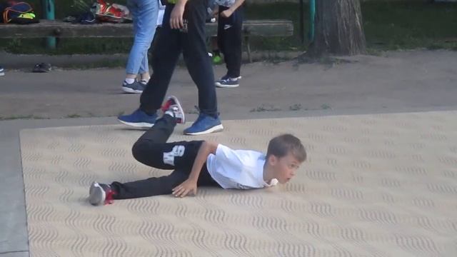 Брейк данс #2 смотреть онлайн