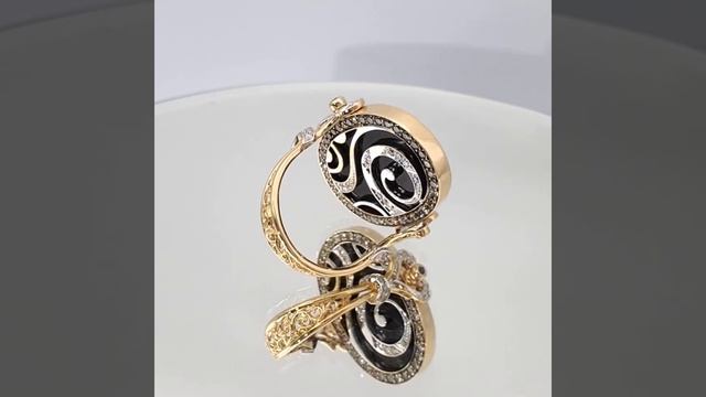 Кольцо "Камея" из желтого золота с бриллиантами смотреть онлайн