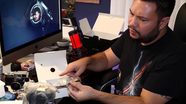 Fujifilm Silver X-T4 Unboxing смотреть онлайн