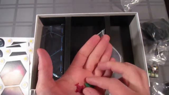 Red Alert Unboxing смотреть онлайн