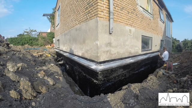 Fugtsikring af kældervæg - Åbyhøj смотреть онлайн