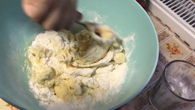 Песочное печенье ? Готовит ребёнок смотреть онлайн