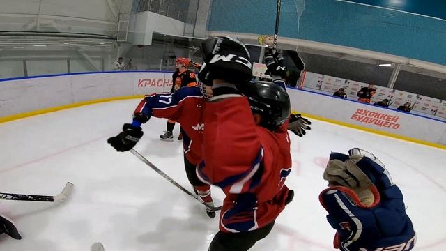 Хоккей от первого лица | XHL media | Игра против "Трех Безумцев" смотреть онлайн