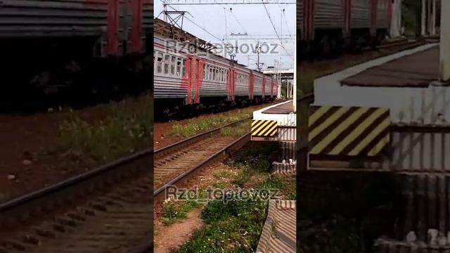 ЭТ2 на ж/д станции Лигово смотреть онлайн