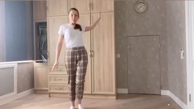 Танцевальная перемена, школьный флешмоб #Будьдома1296 смотреть онлайн