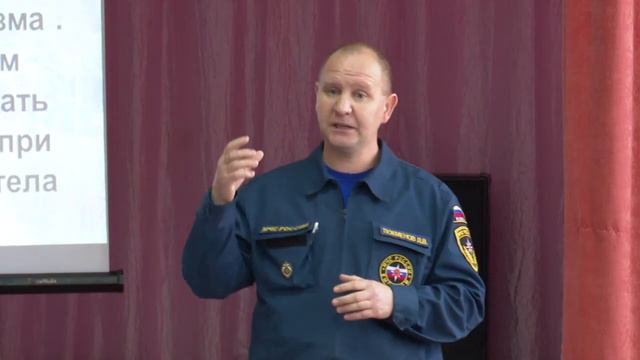 Сотрудники МЧС напомнили мамадышским школьникам о том, что выходить на тонкий лед очень опасно смотреть онлайн