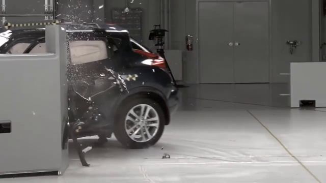 Жесткий Краш Тест автомобилей Mazda, Chevrolet, Nissan, Fiat смотреть онлайн