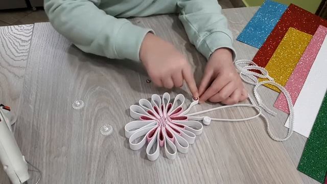 2 идеи поделок к Новому Году своими руками. Легко, оригинально и красиво. смотреть онлайн